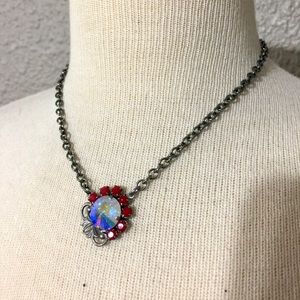 Sabika pearlized flower necklace